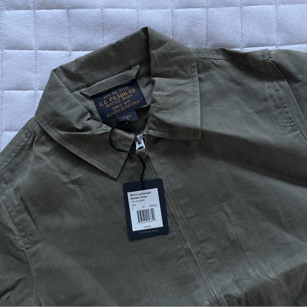 Filson Women’s Lightweight Bomber Jacket - Olive - Picture 5 of 10